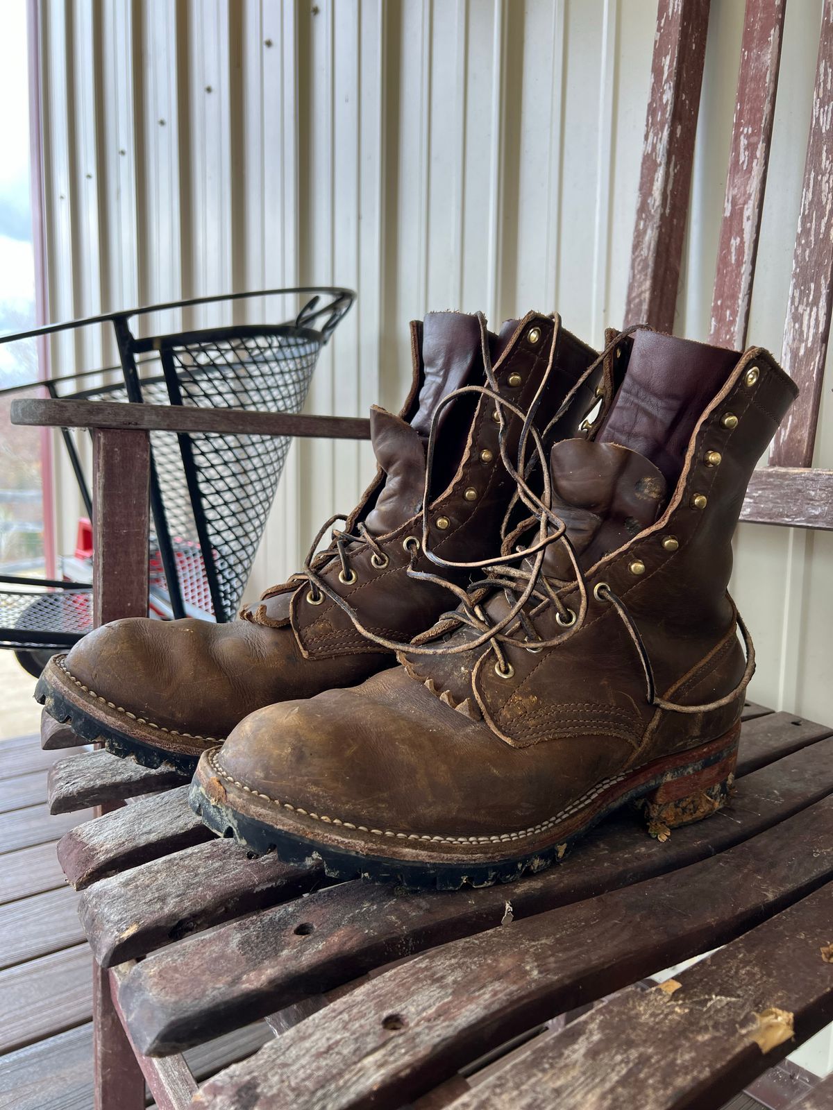 Photo by thechadthebootguy on November 1, 2022 of the Nicks Overlander in Horween Olive Chromexcel.