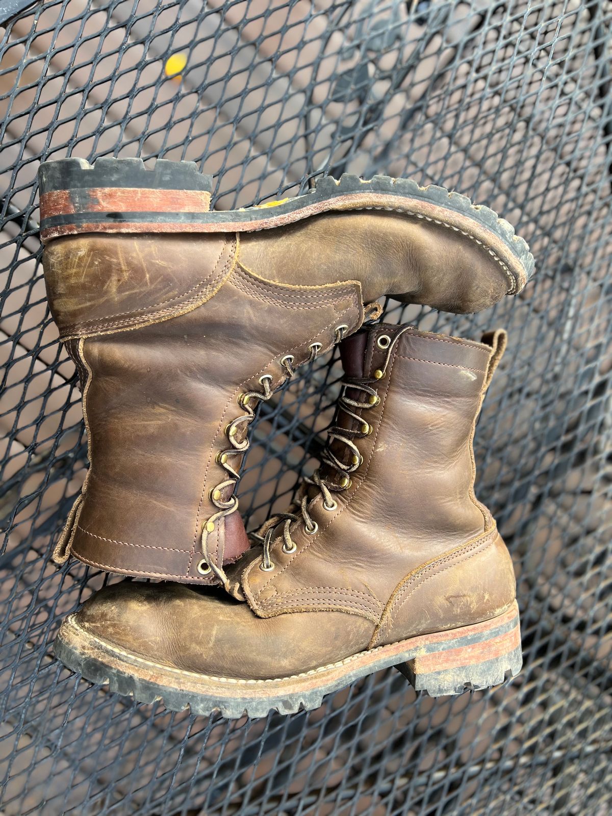 Photo by thechadthebootguy on December 3, 2022 of the Nicks Overlander in Horween Olive Chromexcel.