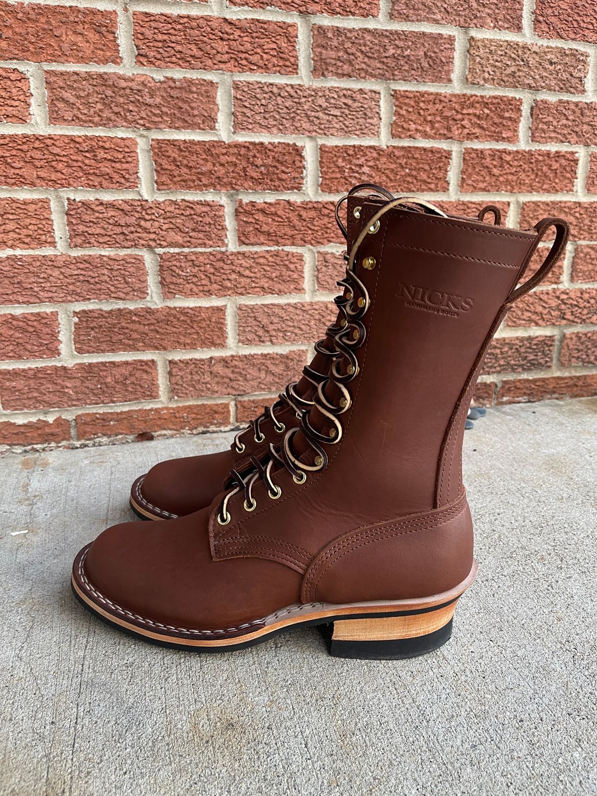 Photo by Macedo on November 1, 2023 of the Nicks Ranger in Seidel 1964 Brown.