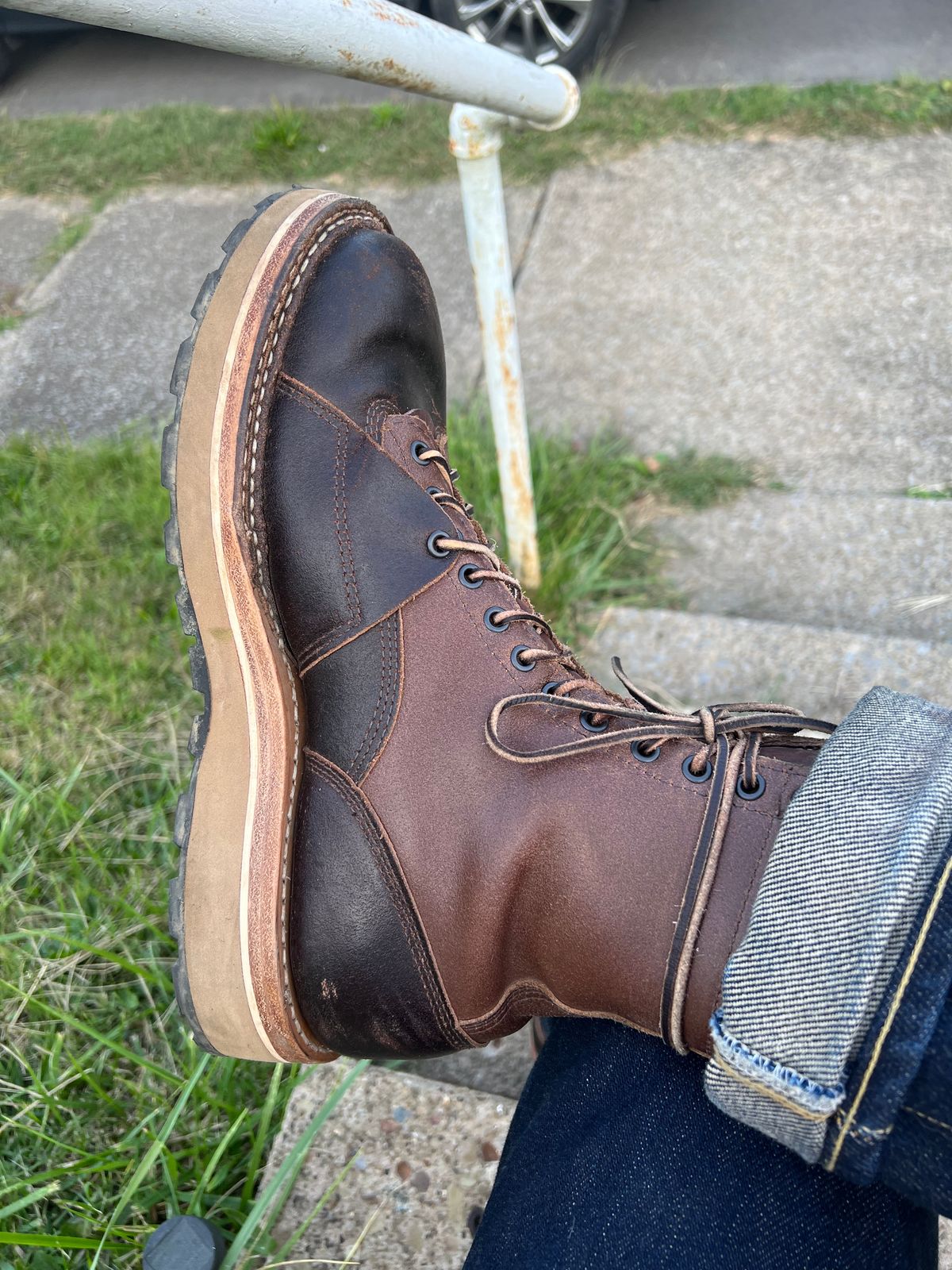 Photo by righturnclyde on September 13, 2024 of the White's Bounty Hunter in Horween Dark Brown Waxed Flesh & Horween Natural Waxed Flesh.