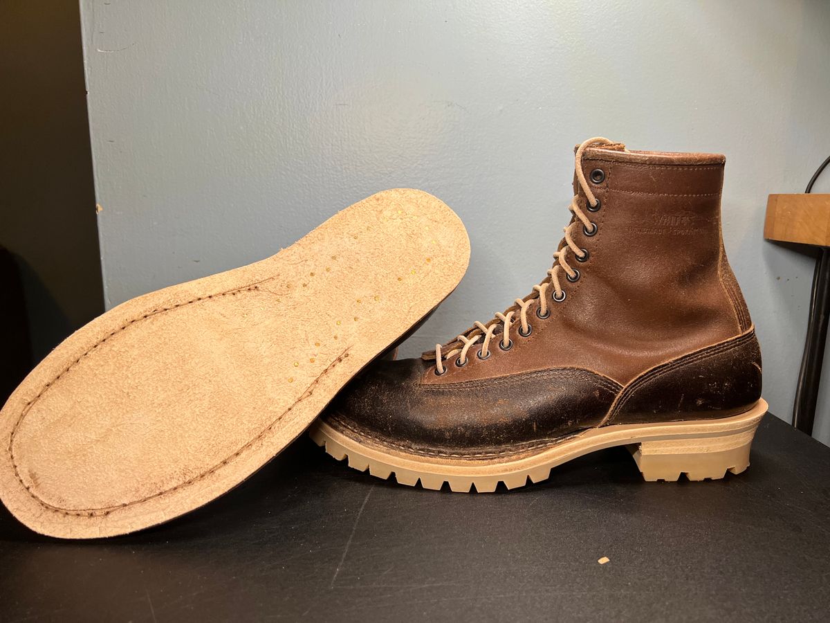 Photo by righturnclyde on March 28, 2025 of the White's Bounty Hunter in Horween Dark Brown Waxed Flesh & Horween Natural Waxed Flesh.