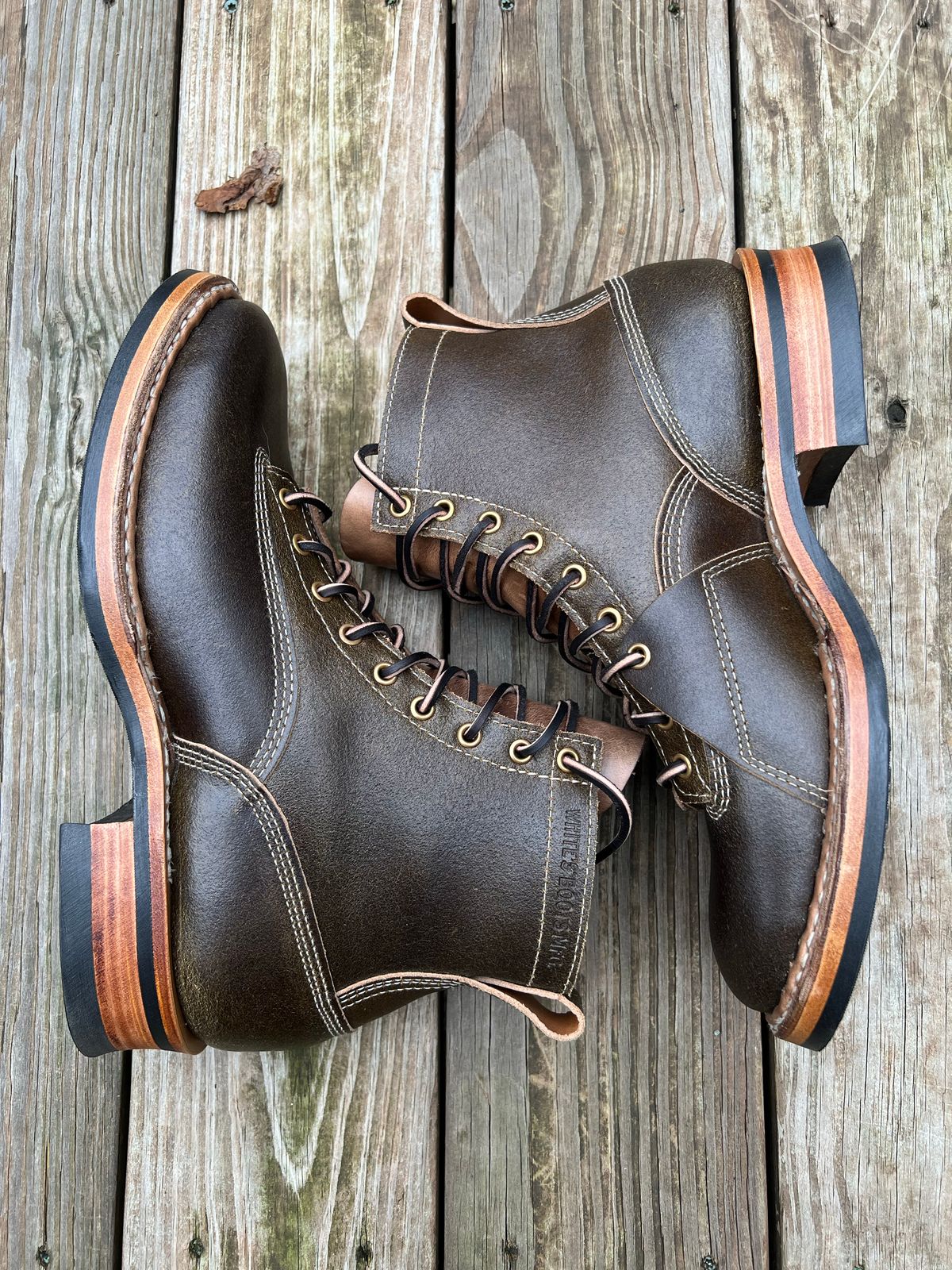 Photo by righturnclyde on October 1, 2022 of the White's Unlisted Model in Horween Olive Waxed Flesh.