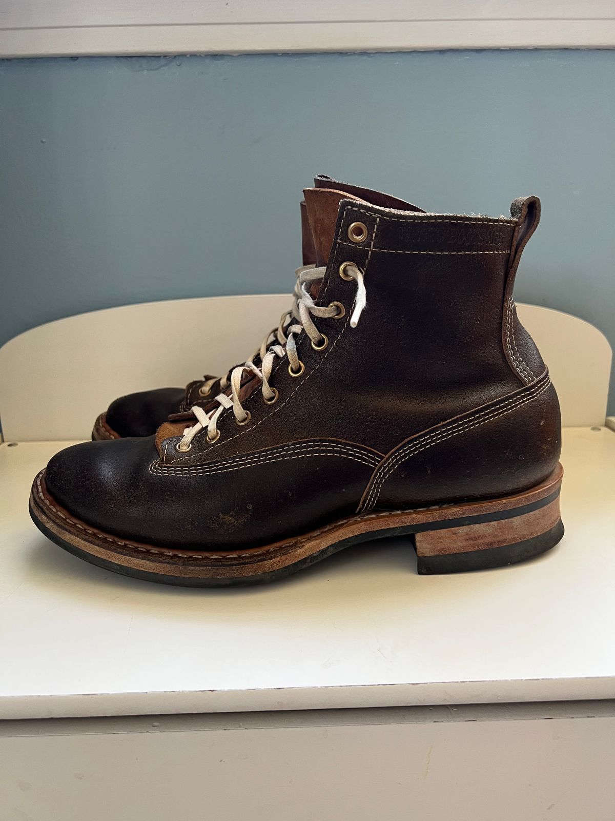 Photo by righturnclyde on December 6, 2022 of the White's Unlisted Model in Horween Olive Waxed Flesh.