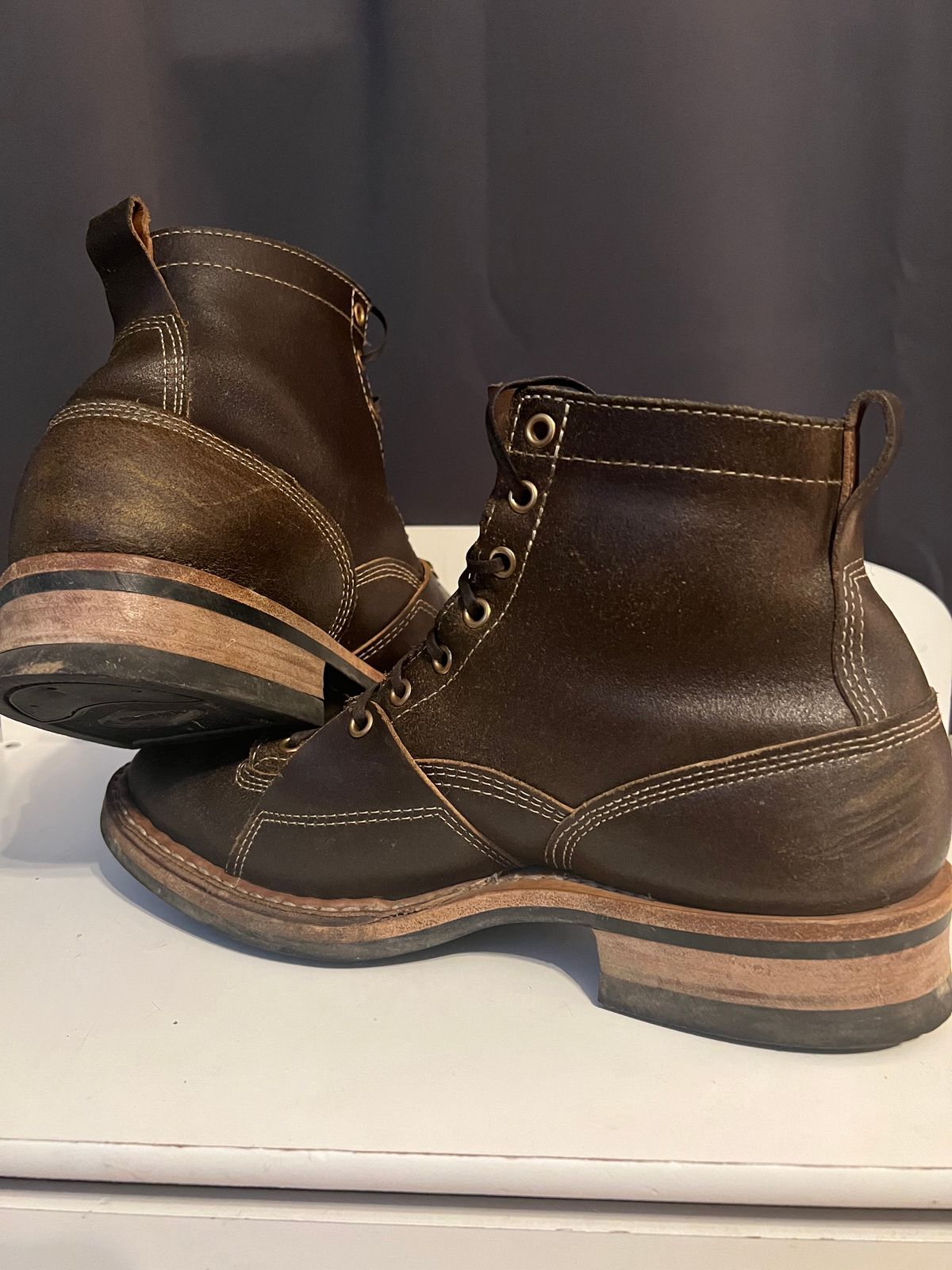 Photo by righturnclyde on January 5, 2023 of the White's Unlisted Model in Horween Olive Waxed Flesh.