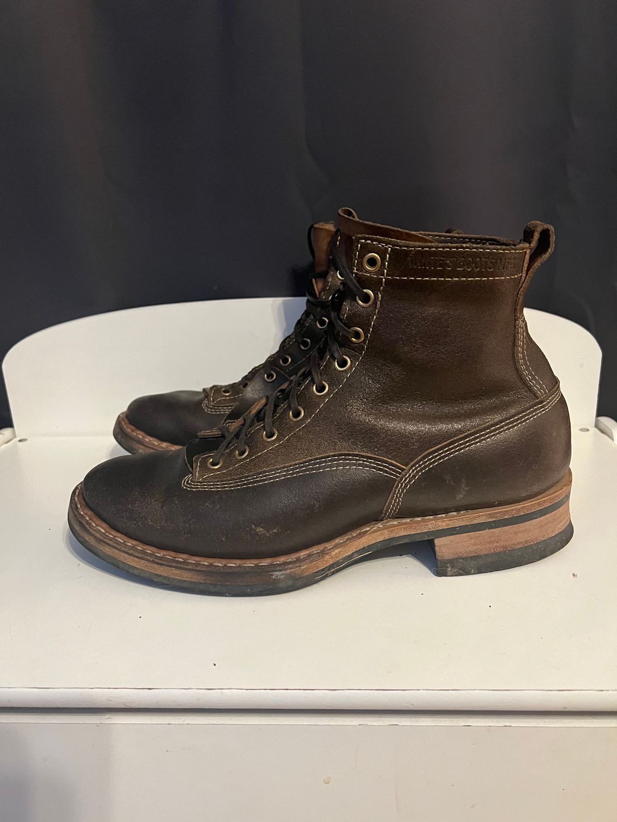 Photo by righturnclyde on January 5, 2023 of the White's Unlisted Model in Horween Olive Waxed Flesh.