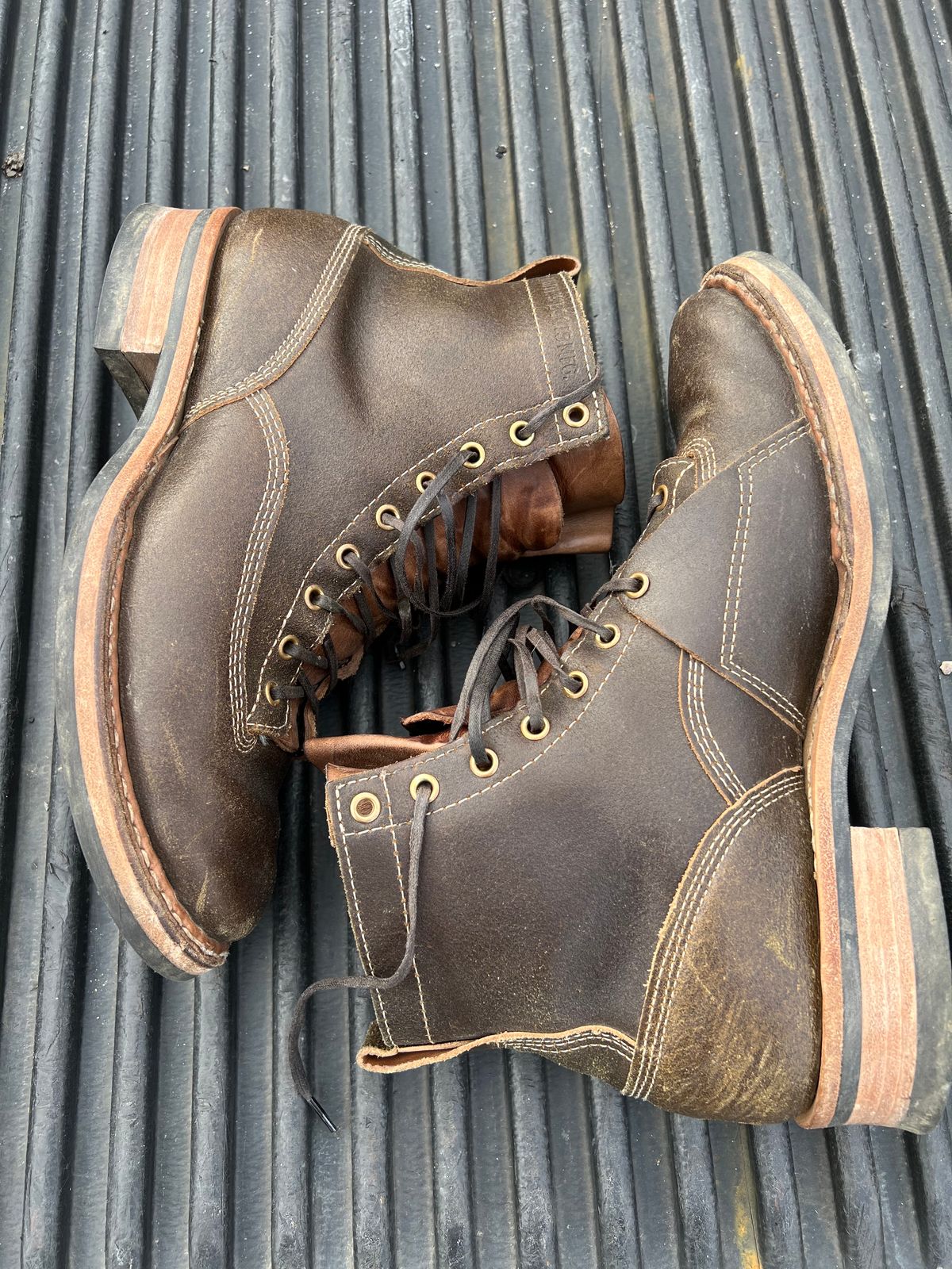 Photo by righturnclyde on February 5, 2023 of the White's Unlisted Model in Horween Olive Waxed Flesh.