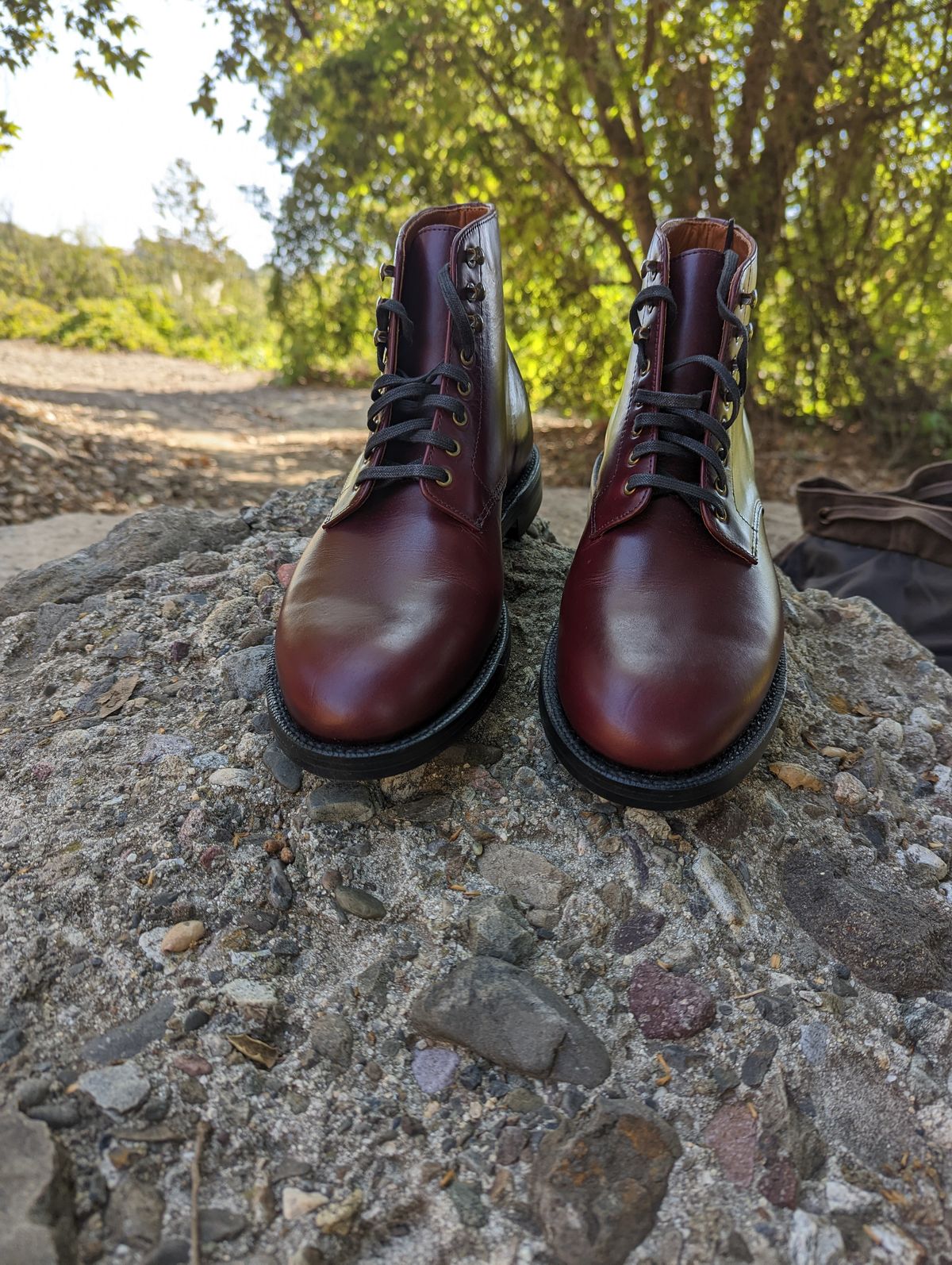 Photo by unlegends on October 2, 2022 of the Grant Stone Edward Boot in Horween Color 8 Chromexcel.