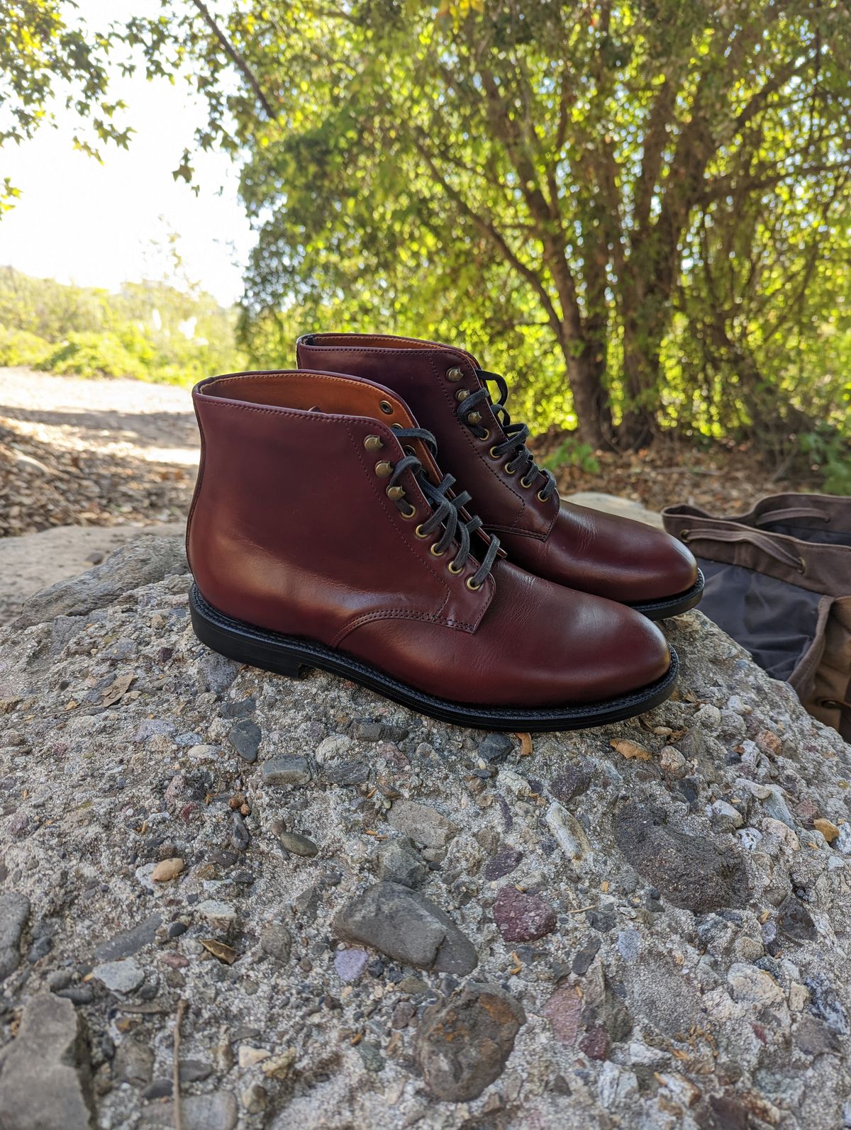 Photo by unlegends on October 2, 2022 of the Grant Stone Edward Boot in Horween Color 8 Chromexcel.