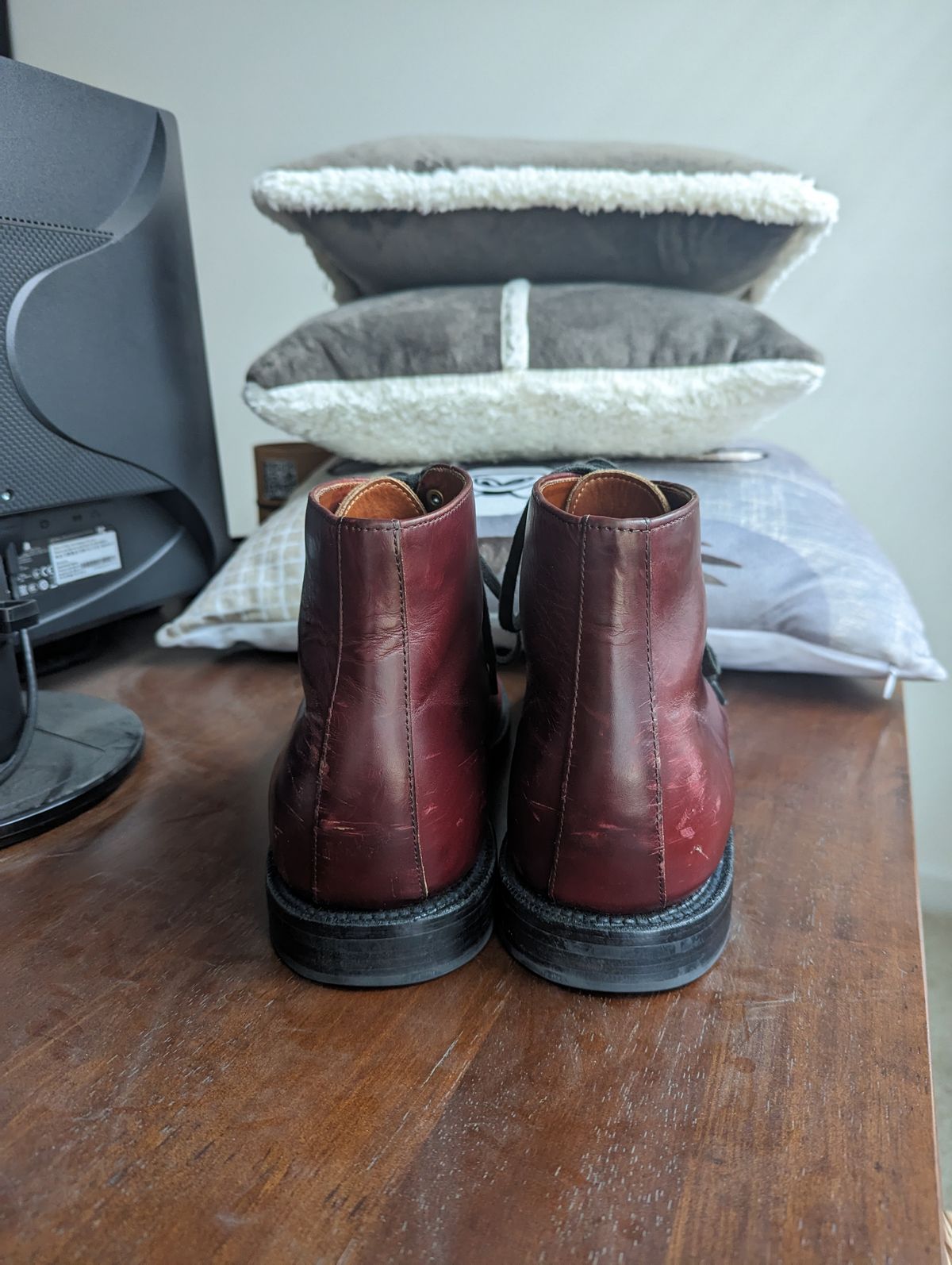 Photo by unlegends on March 2, 2023 of the Grant Stone Edward Boot in Horween Color 8 Chromexcel.
