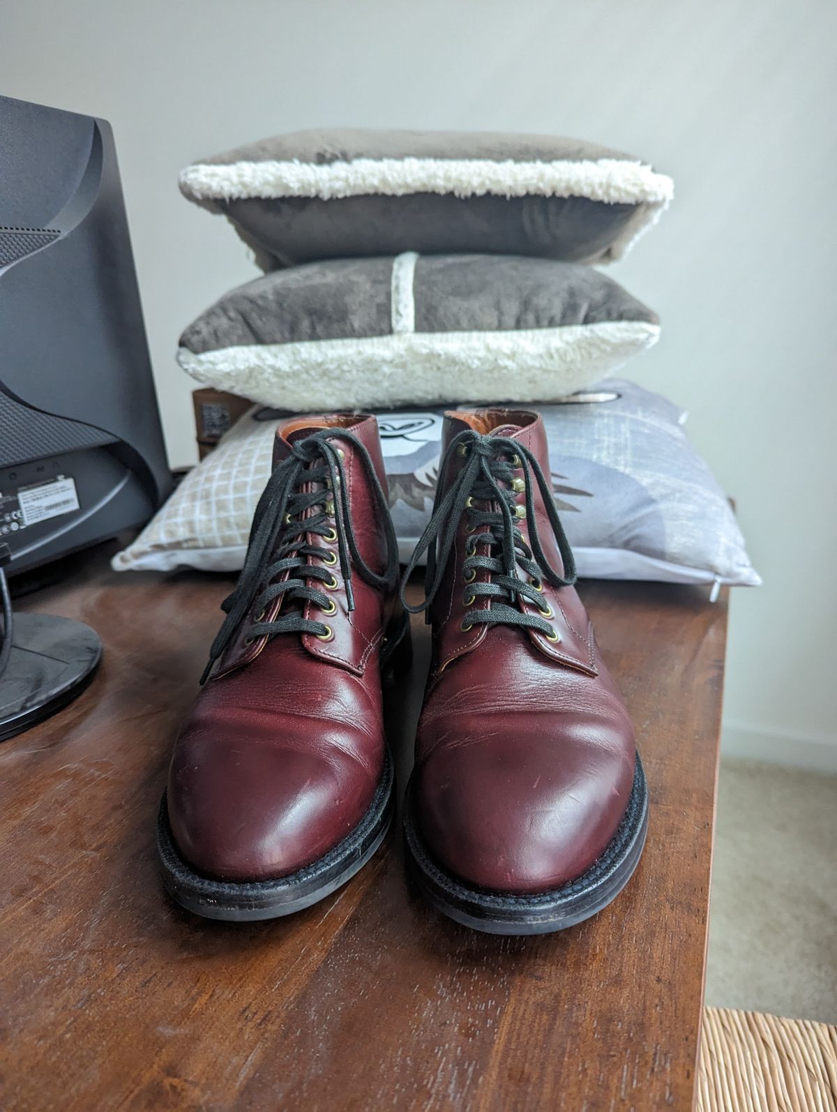 Photo by unlegends on March 2, 2023 of the Grant Stone Edward Boot in Horween Color 8 Chromexcel.
