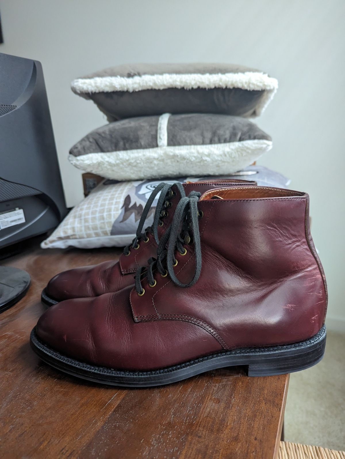 Photo by unlegends on March 2, 2023 of the Grant Stone Edward Boot in Horween Color 8 Chromexcel.
