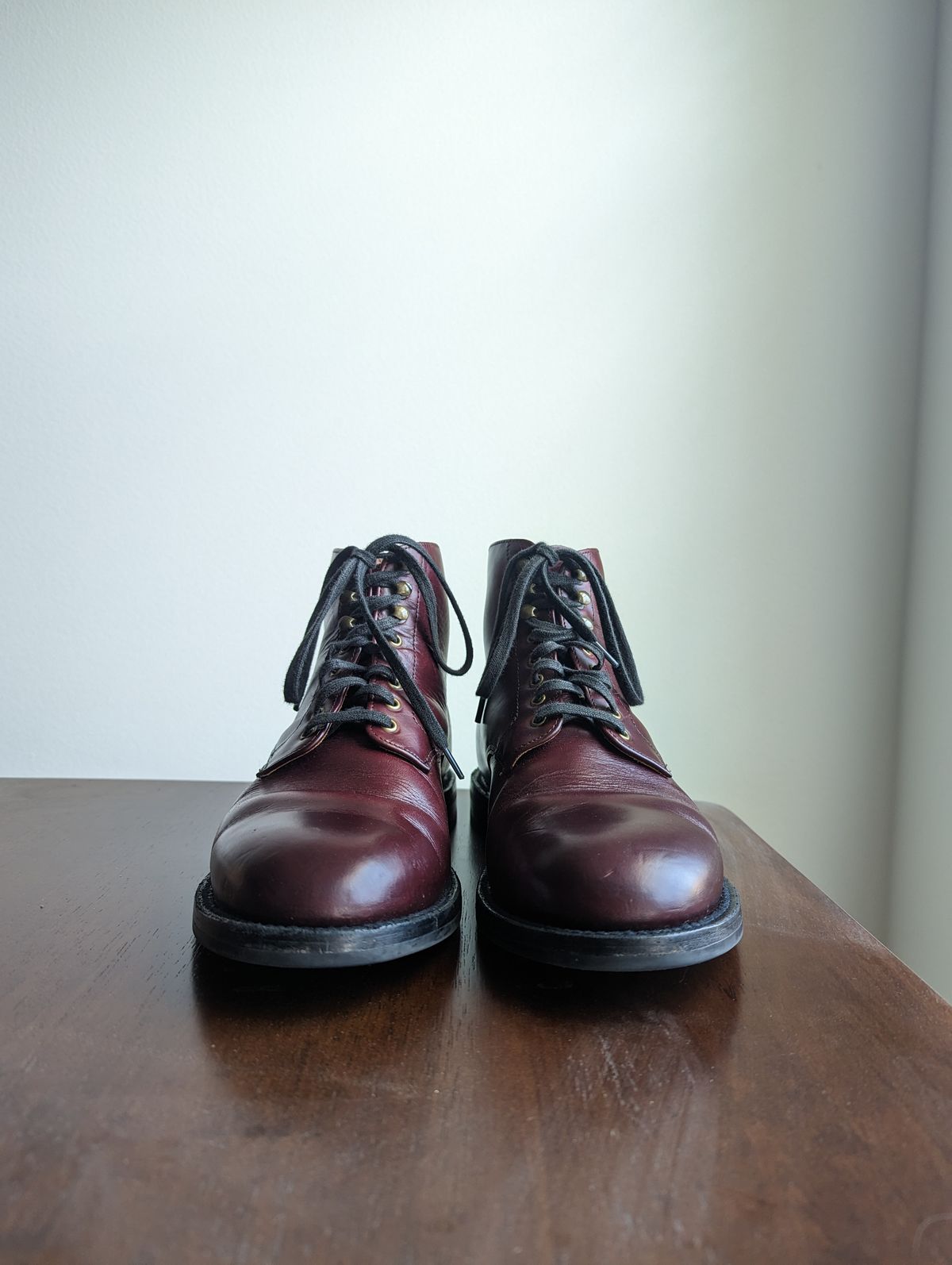 Photo by unlegends on April 2, 2023 of the Grant Stone Edward Boot in Horween Color 8 Chromexcel.