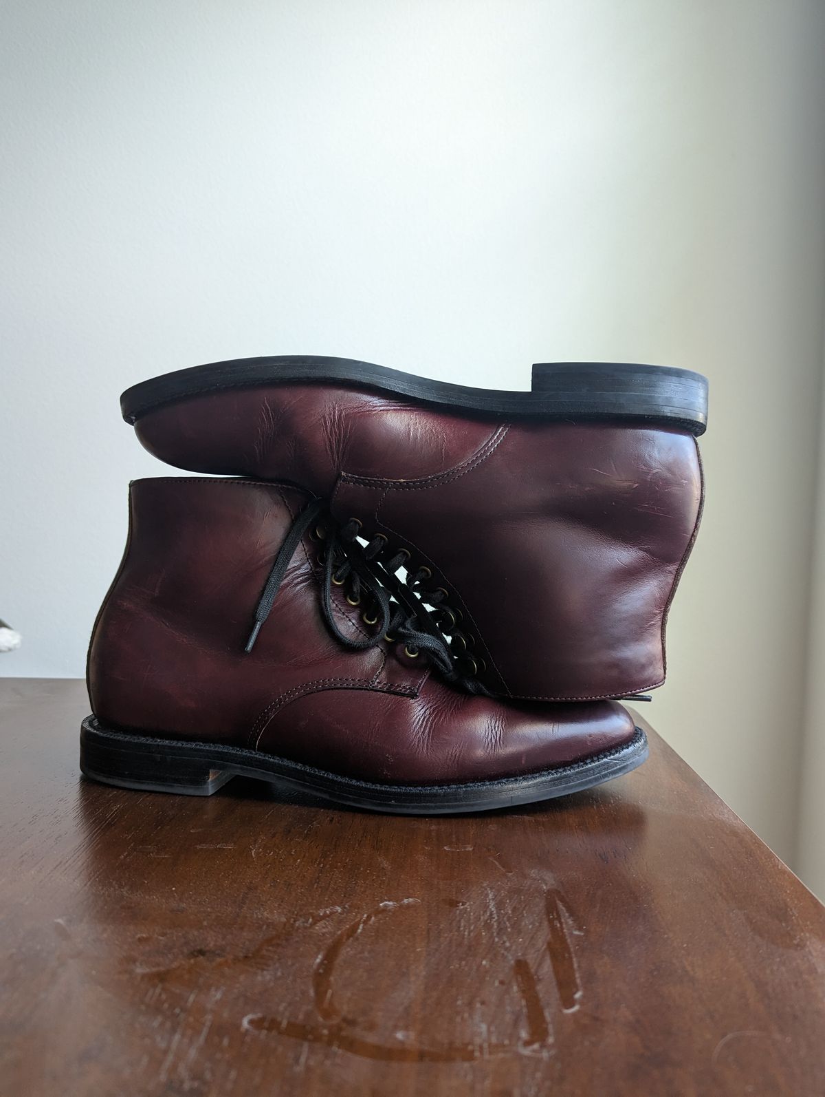 Photo by unlegends on April 2, 2023 of the Grant Stone Edward Boot in Horween Color 8 Chromexcel.