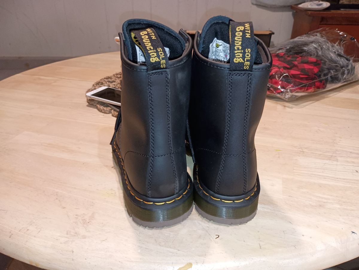 Photo by SidMc01 on October 1, 2024 of the Dr. Martens 1460 SR in Industrial Full Grain.