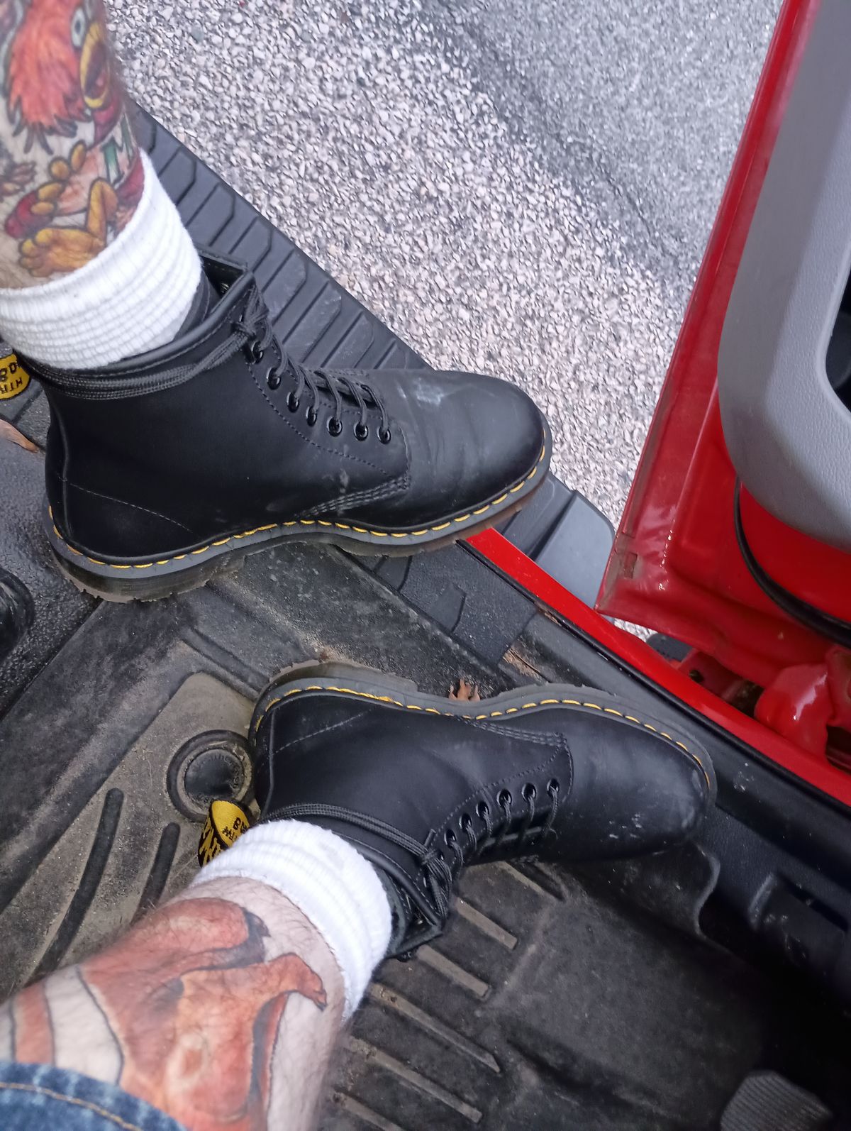 Photo by SidMc01 on October 2, 2024 of the Dr. Martens 1460 SR in Industrial Full Grain.