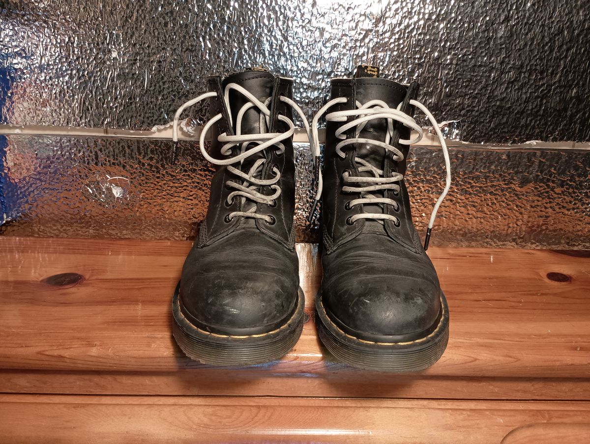 Photo by SidMc01 on November 2, 2024 of the Dr. Martens 1460 SR in Industrial Full Grain.