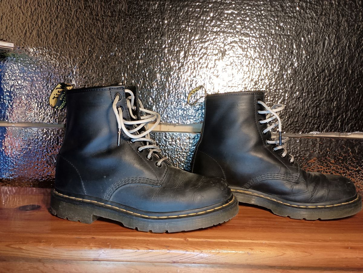 Photo by SidMc01 on November 2, 2024 of the Dr. Martens 1460 SR in Industrial Full Grain.