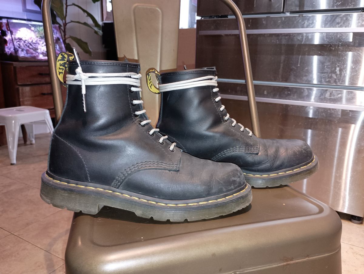 Photo by SidMc01 on January 5, 2025 of the Dr. Martens 1460 SR in Industrial Full Grain.