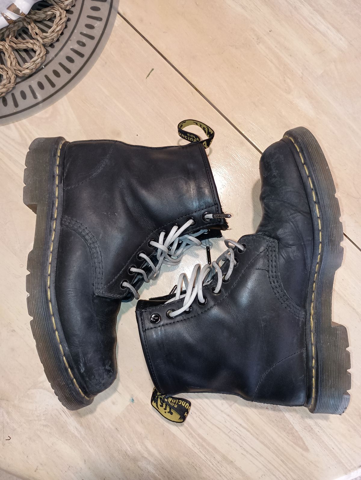 Photo by SidMc01 on March 4, 2025 of the Dr. Martens 1460 SR in Industrial Full Grain.