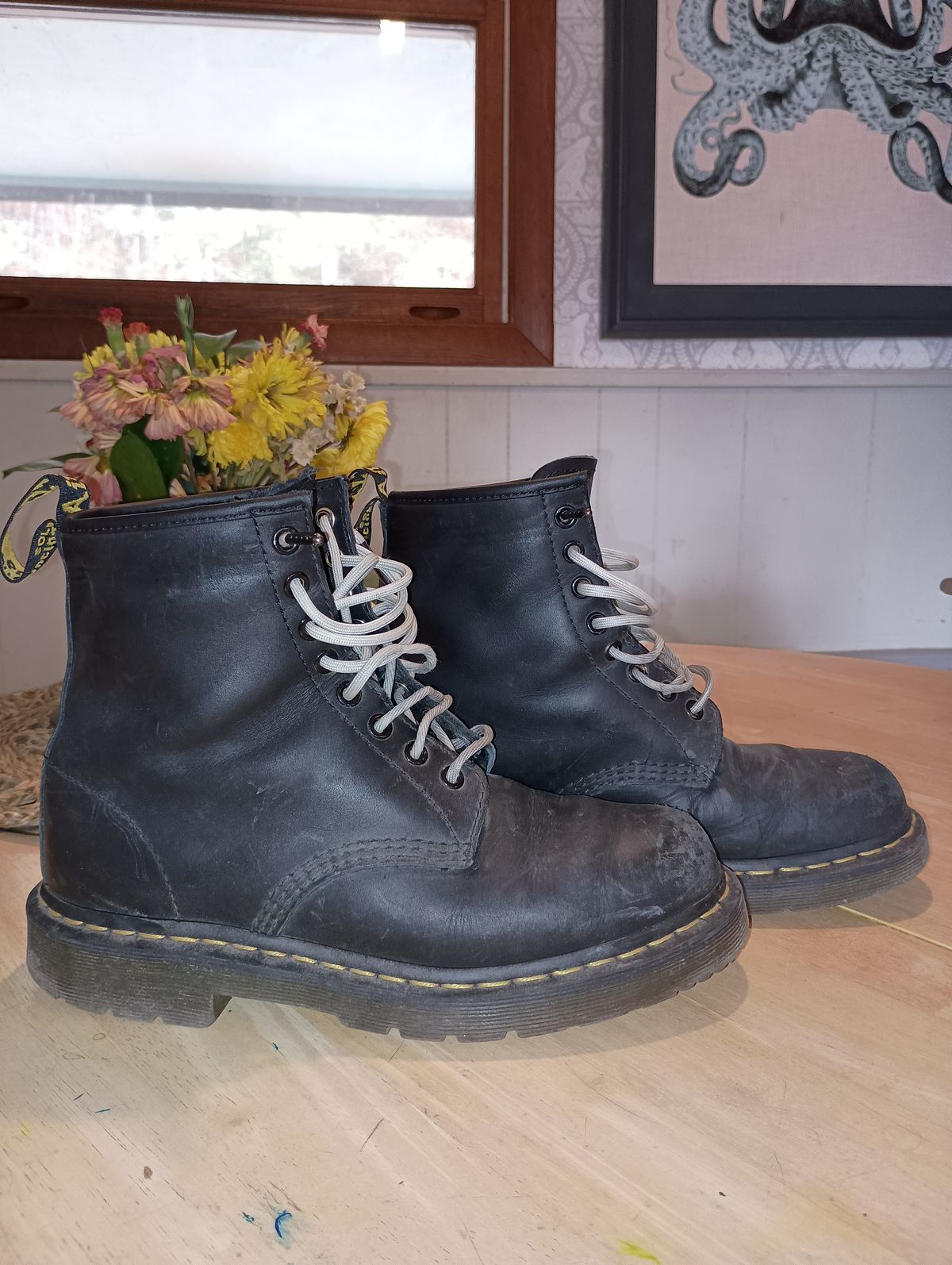 Photo by SidMc01 on March 4, 2025 of the Dr. Martens 1460 SR in Industrial Full Grain.