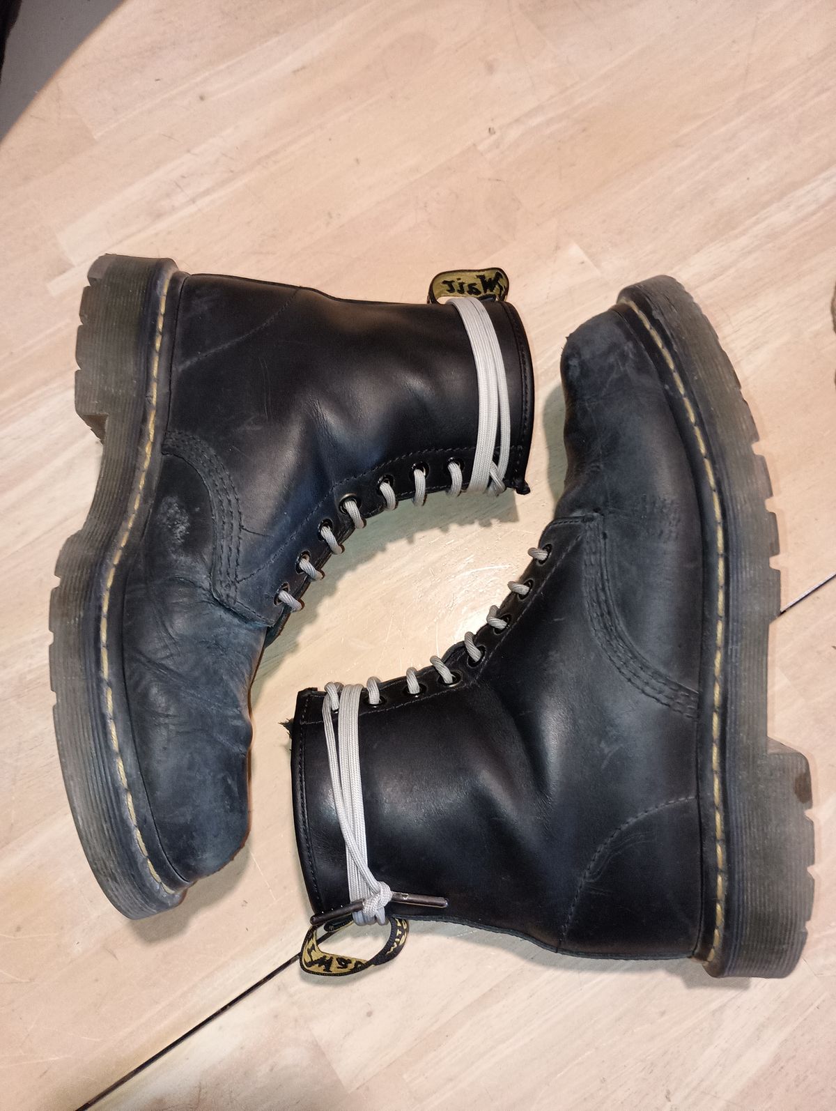 Photo by SidMc01 on April 1, 2025 of the Dr. Martens 1460 SR in Industrial Full Grain.