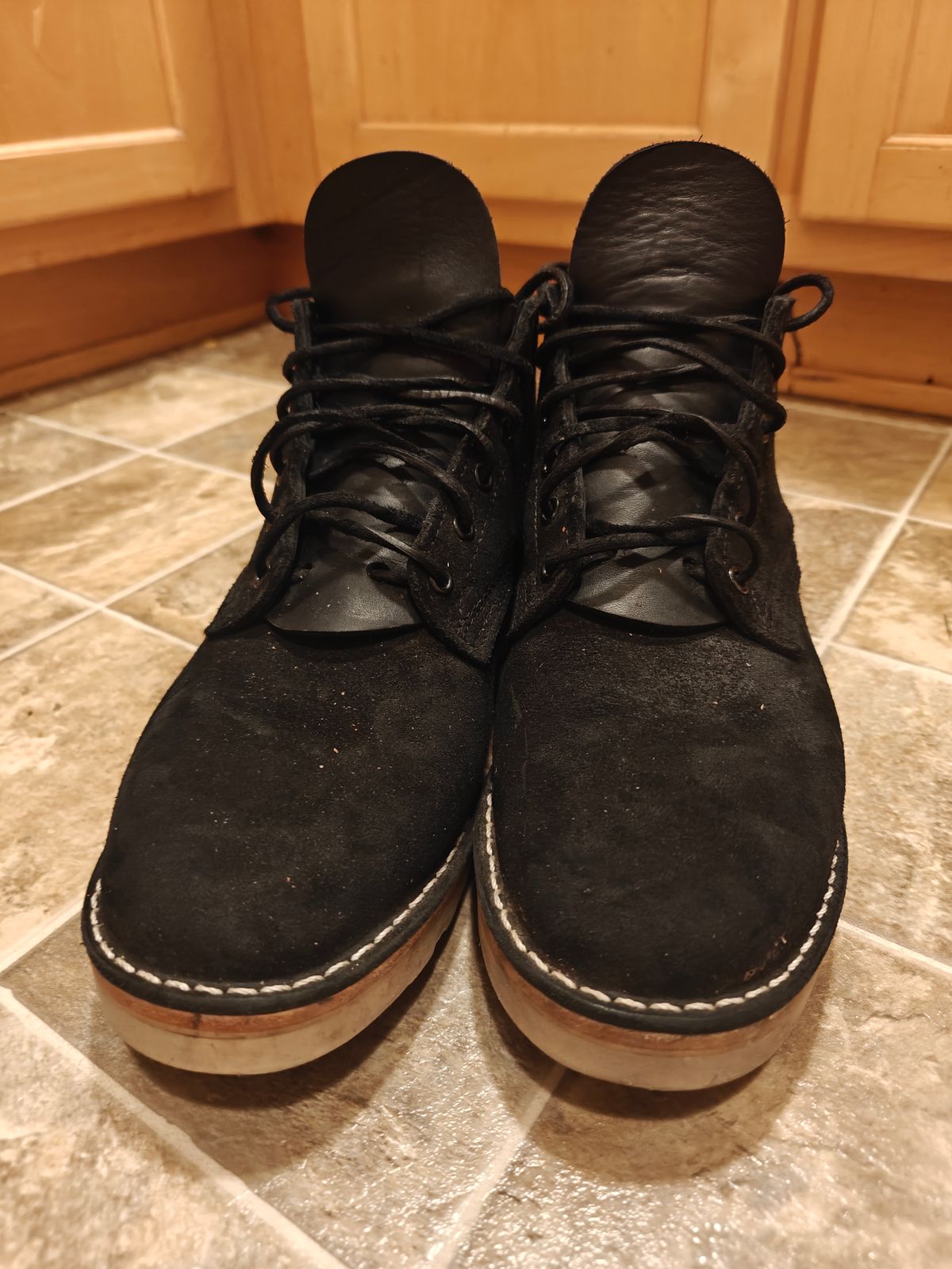 Photo by pancake_32 on November 4, 2025 of the Nicks Aldert Strider in Seidel MaxSupport Black Roughout.