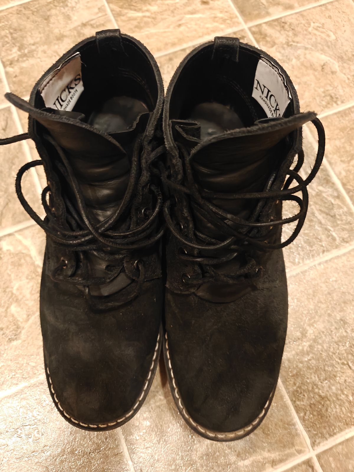 Photo by pancake_32 on December 6, 2025 of the Nicks Aldert Strider in Seidel MaxSupport Black Roughout.