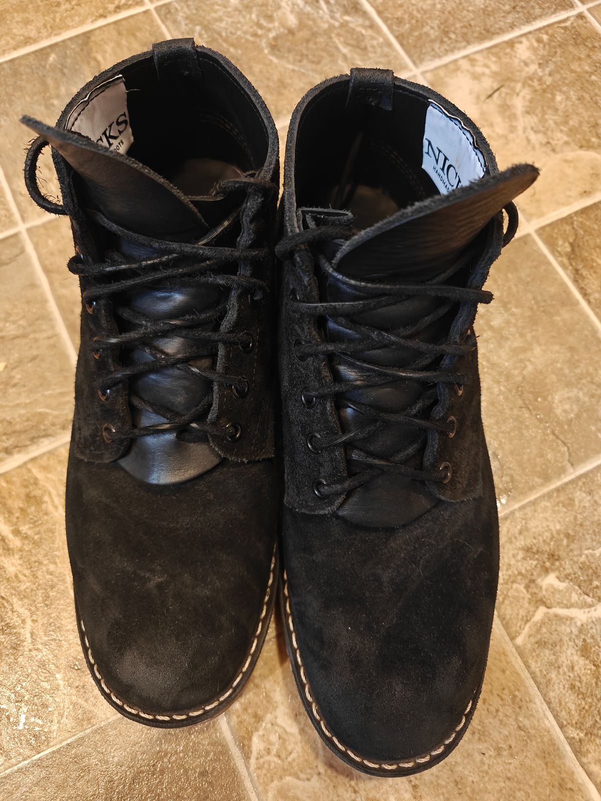 Photo by pancake_32 on January 4, 2026 of the Nicks Aldert Strider in Seidel MaxSupport Black Roughout.