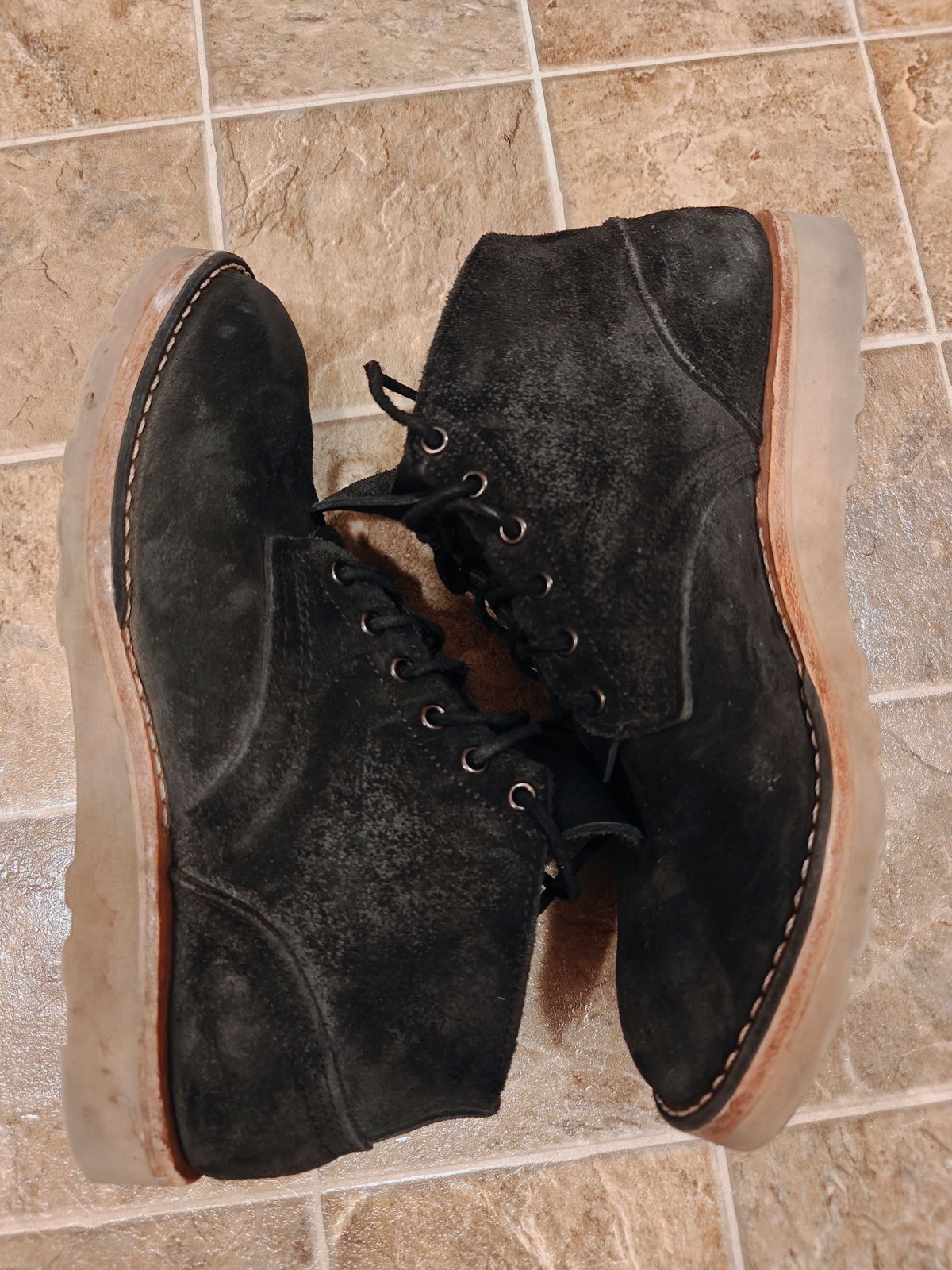 Photo by pancake_32 on February 6, 2026 of the Nicks Aldert Strider in Seidel MaxSupport Black Roughout.