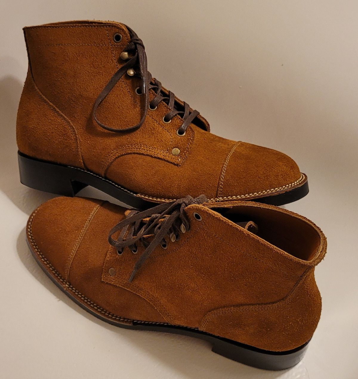 Photo by pancake_32 on October 1, 2022 of the Midas Service Boot in Indonesian Tan Roughout.
