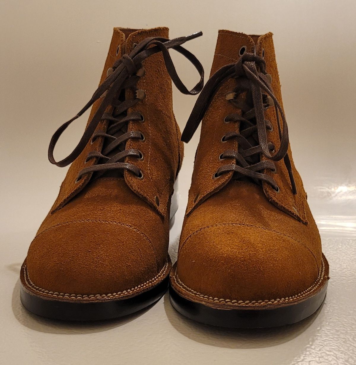 Photo by pancake_32 on October 1, 2022 of the Midas Service Boot in Indonesian Tan Roughout.