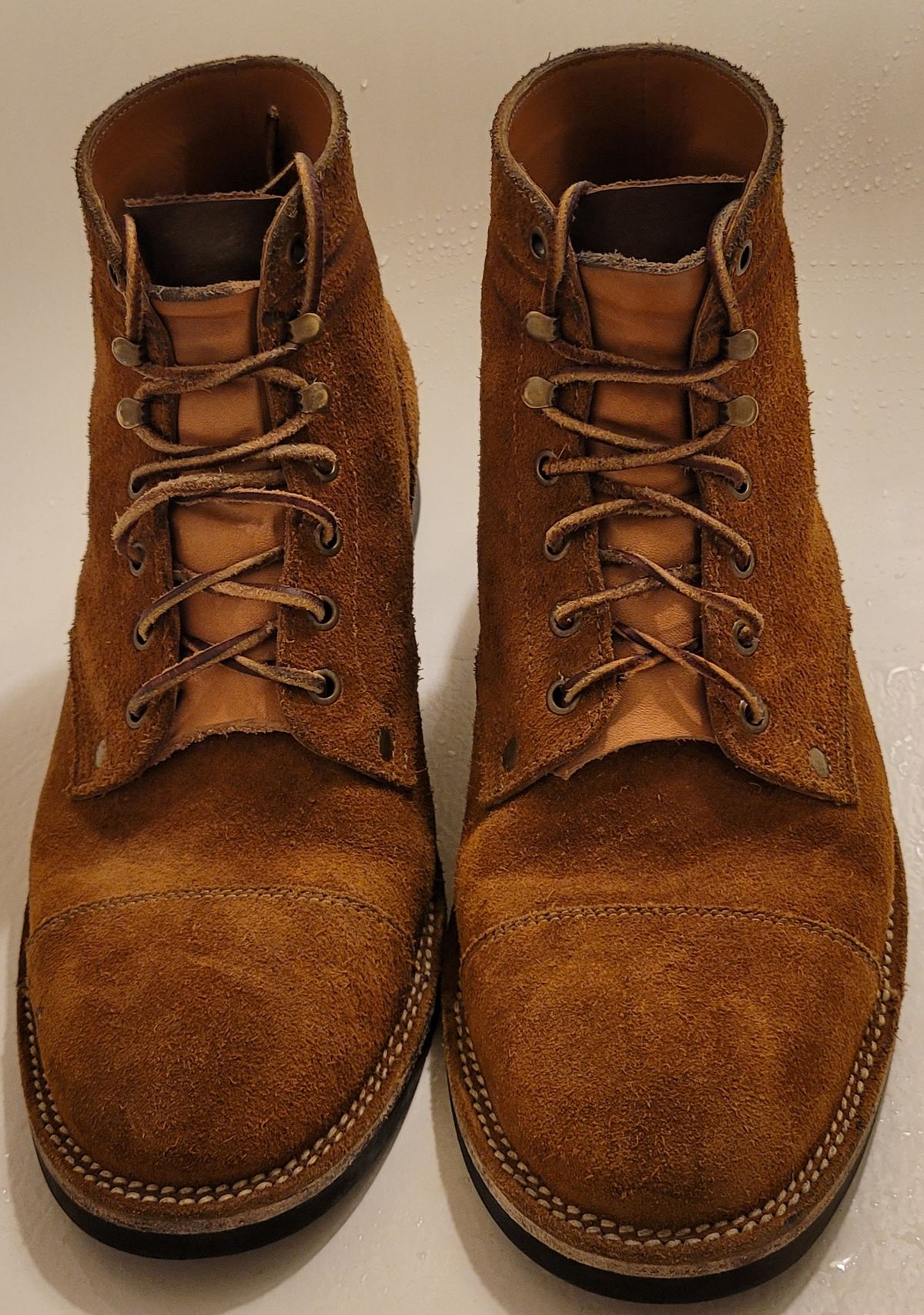 Photo by pancake_32 on December 5, 2022 of the Midas Service Boot in Indonesian Tan Roughout.