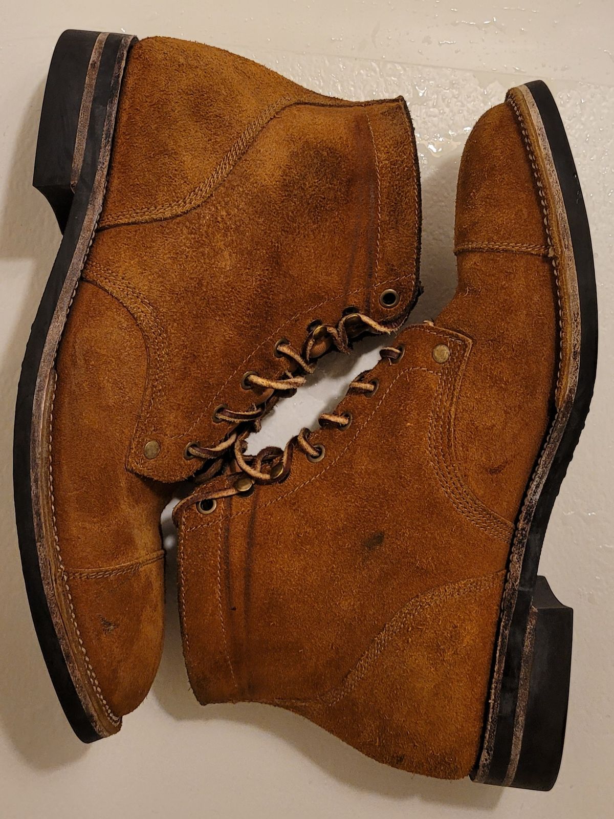Photo by pancake_32 on December 5, 2022 of the Midas Service Boot in Indonesian Tan Roughout.