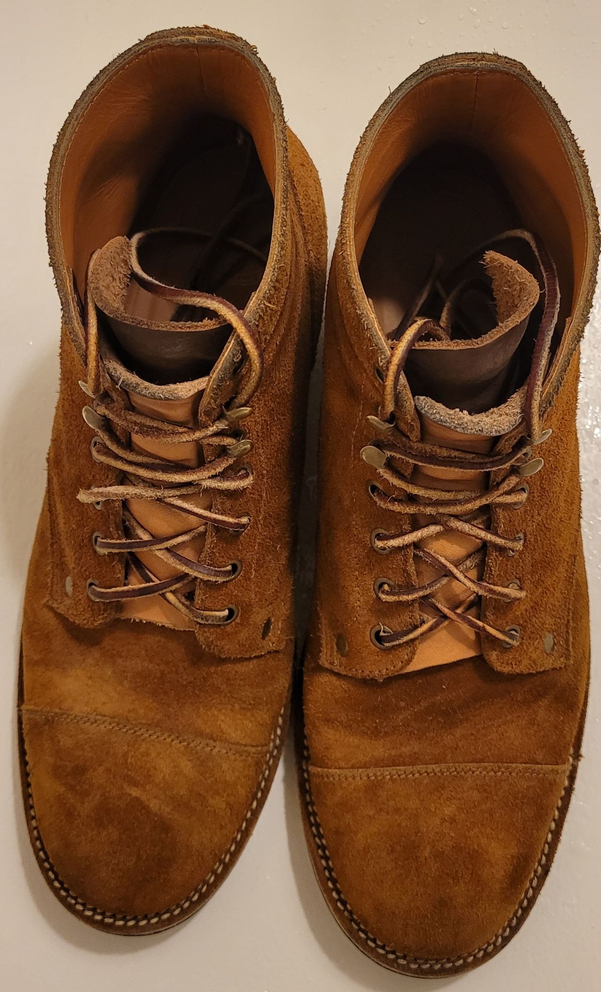 Photo by pancake_32 on December 5, 2022 of the Midas Service Boot in Indonesian Tan Roughout.