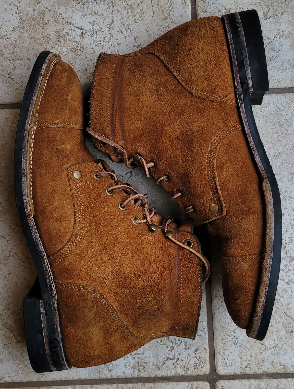 Photo by pancake_32 on January 5, 2023 of the Midas Service Boot in Indonesian Tan Roughout.