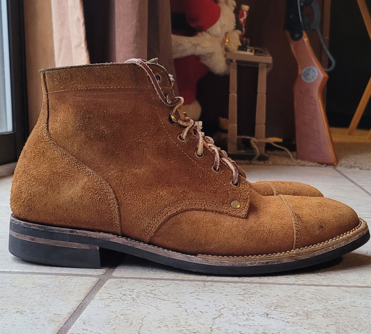 Photo by pancake_32 on January 5, 2023 of the Midas Service Boot in Indonesian Tan Roughout.
