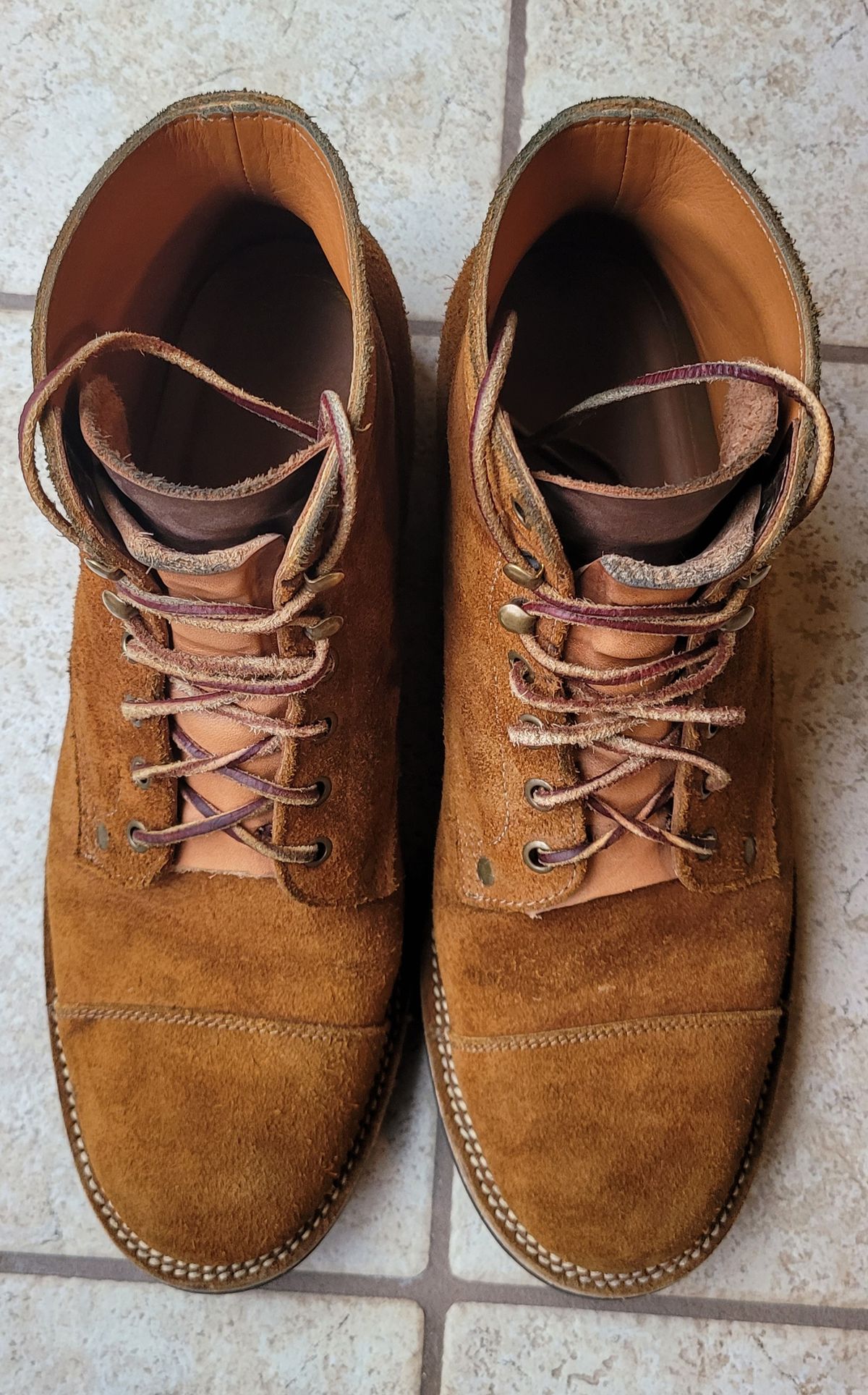 Photo by pancake_32 on January 5, 2023 of the Midas Service Boot in Indonesian Tan Roughout.