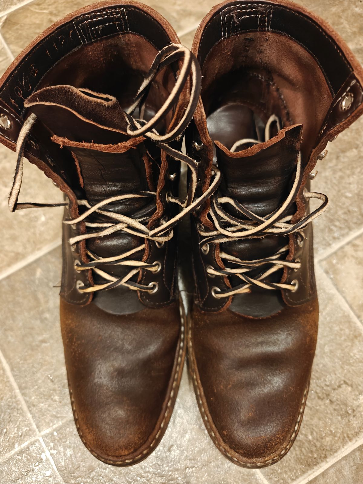 Photo by pancake_32 on December 6, 2025 of the White's MP-M1 in Seidel Brown Dress & Horween Cinnamon Waxed Flesh.