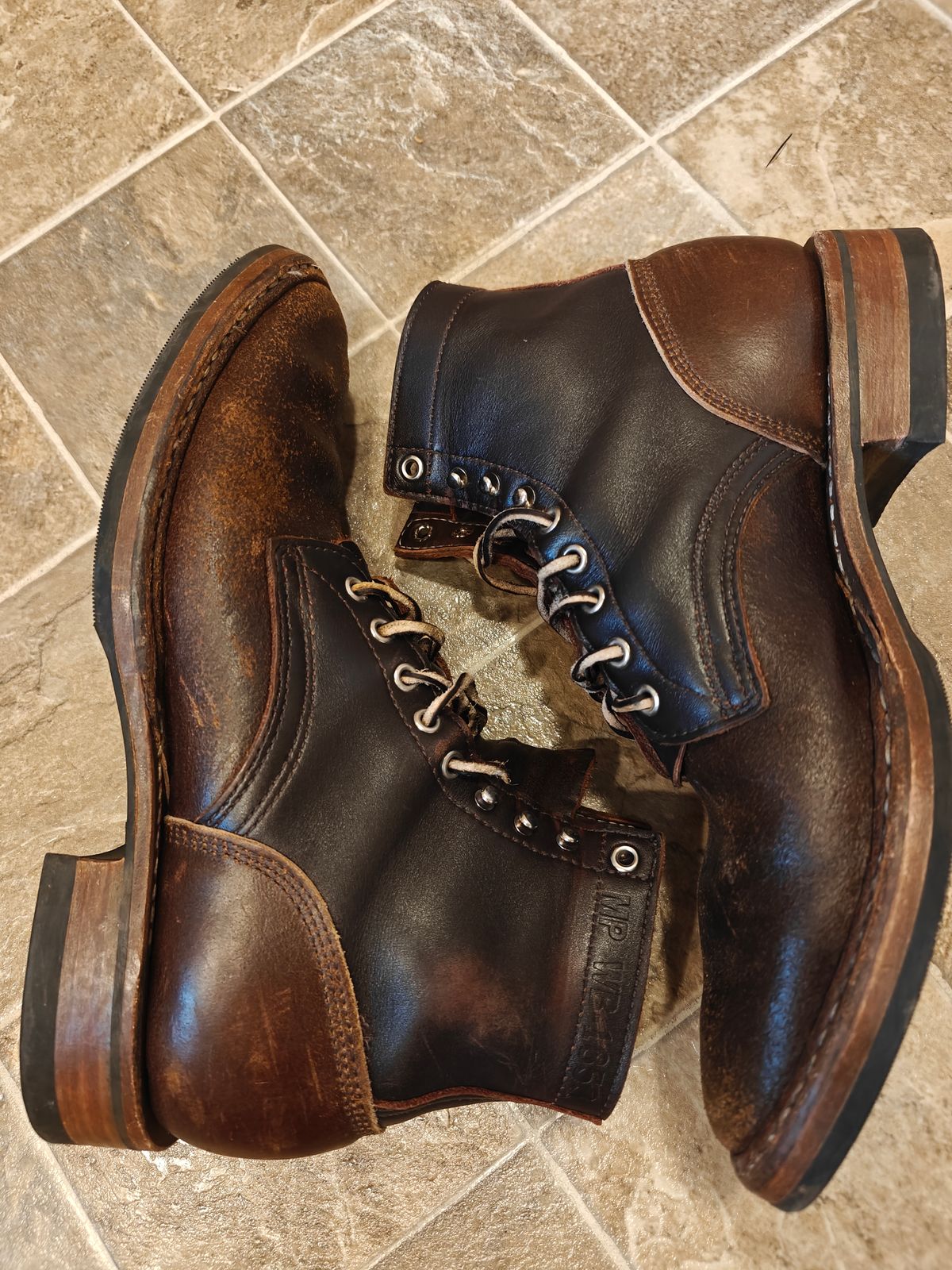 Photo by pancake_32 on January 4, 2026 of the White's MP-M1 in Seidel Brown Dress & Horween Cinnamon Waxed Flesh.