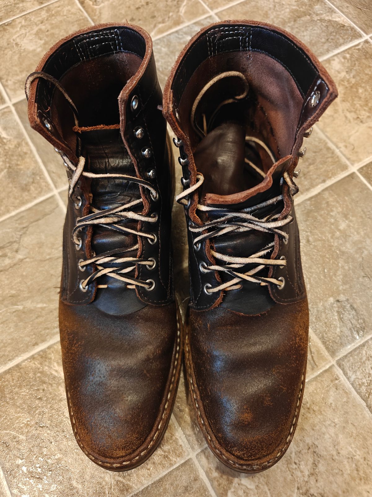 Photo by pancake_32 on January 4, 2026 of the White's MP-M1 in Seidel Brown Dress & Horween Cinnamon Waxed Flesh.