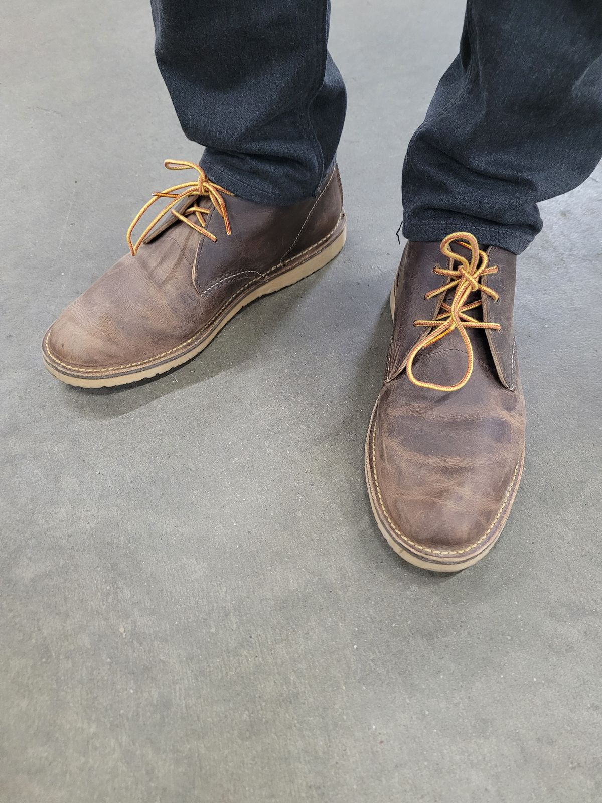 Photo by quantum_quetzal on November 7, 2024 of the Red Wing Weekender Chukka in S.B. Foot Charcoal Rough and Tough.