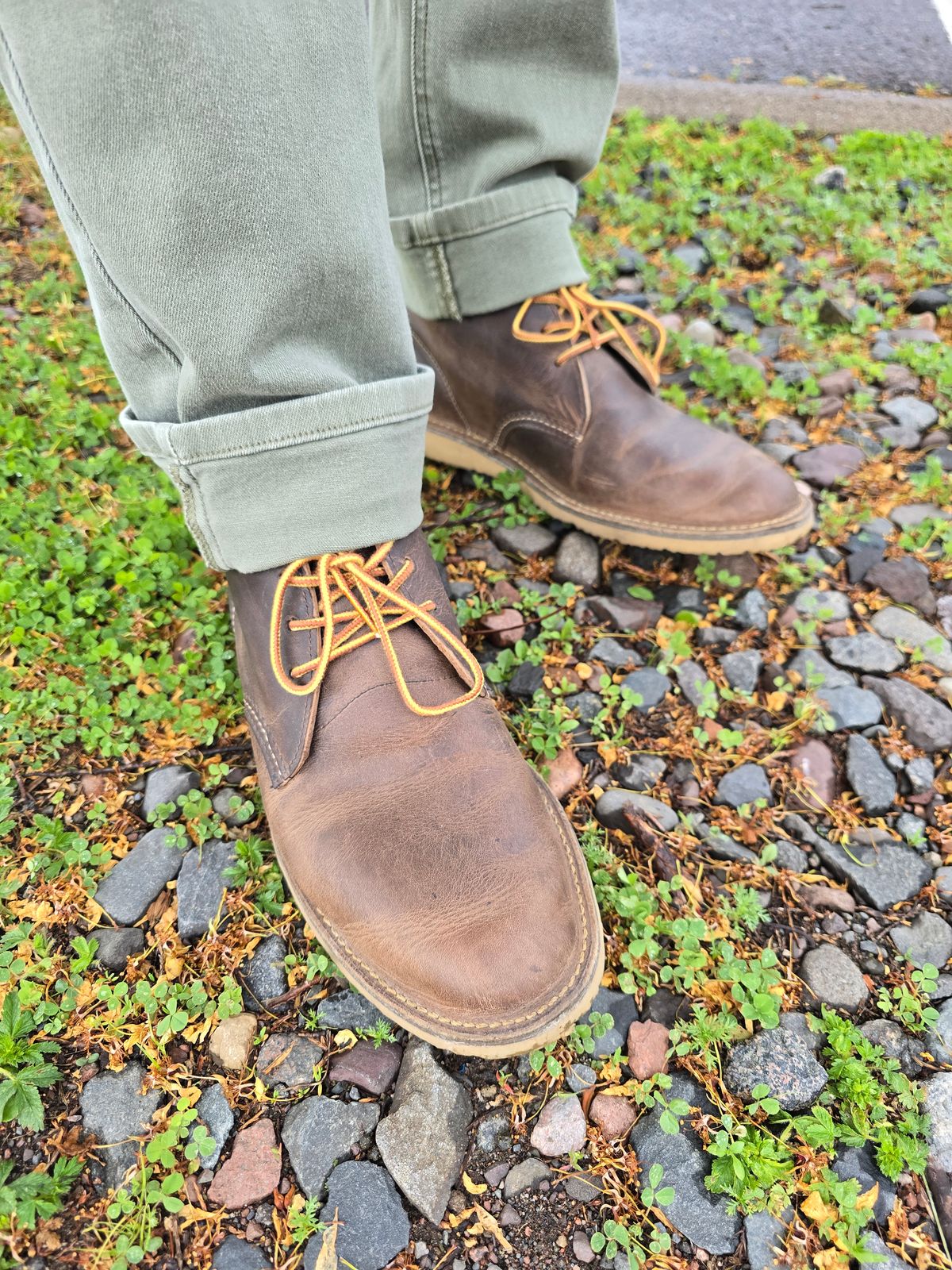 Photo by quantum_quetzal on June 17, 2026 of the Red Wing Weekender Chukka in S.B. Foot Charcoal Rough and Tough.