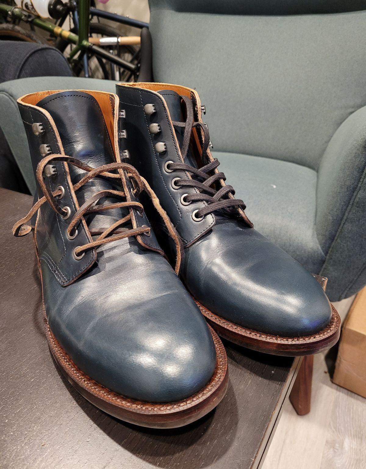 Photo by quantum_quetzal on October 20, 2022 of the Grant Stone Diesel Boot in Horween Navy Chromexcel.