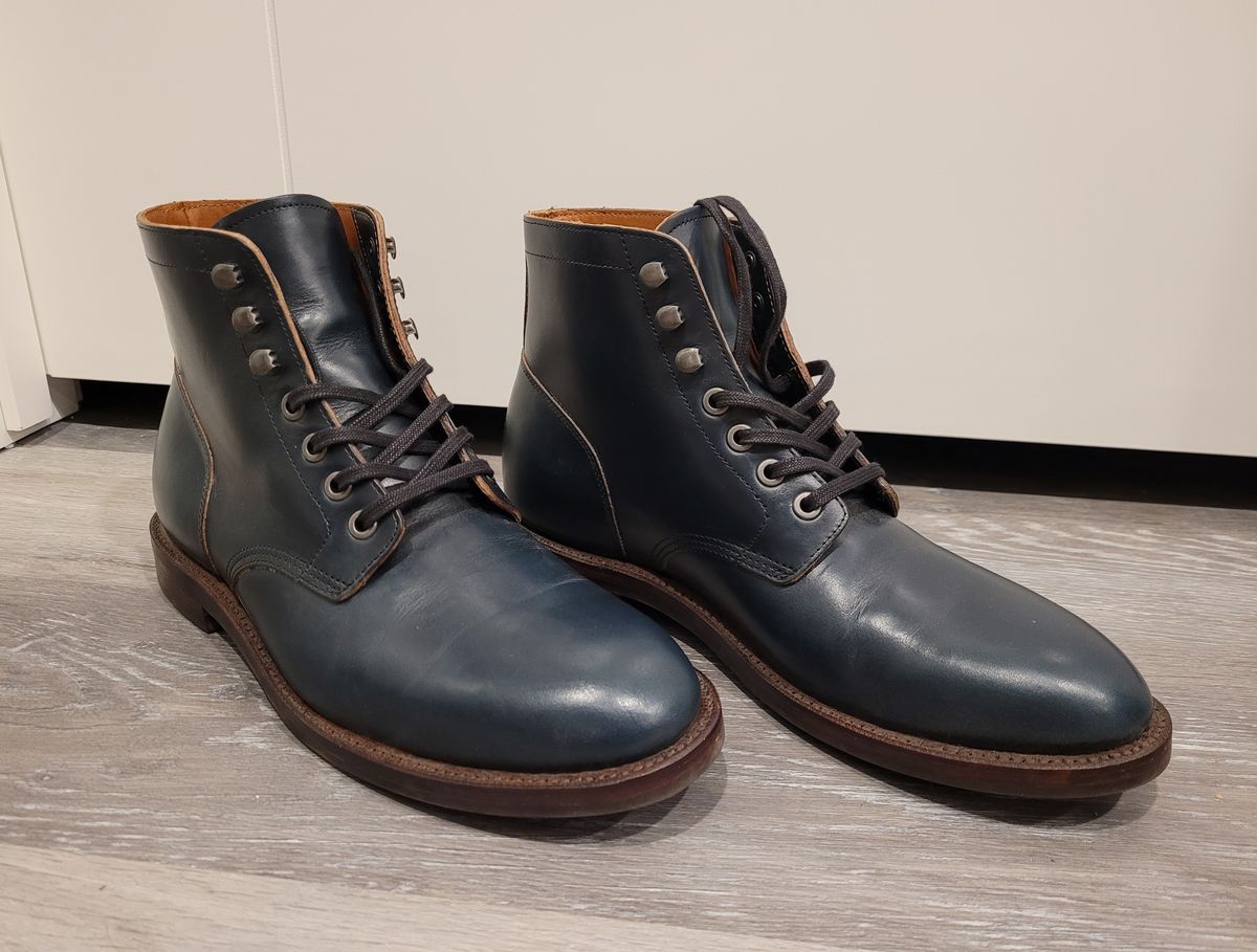 Photo by quantum_quetzal on October 25, 2022 of the Grant Stone Diesel Boot in Horween Navy Chromexcel.