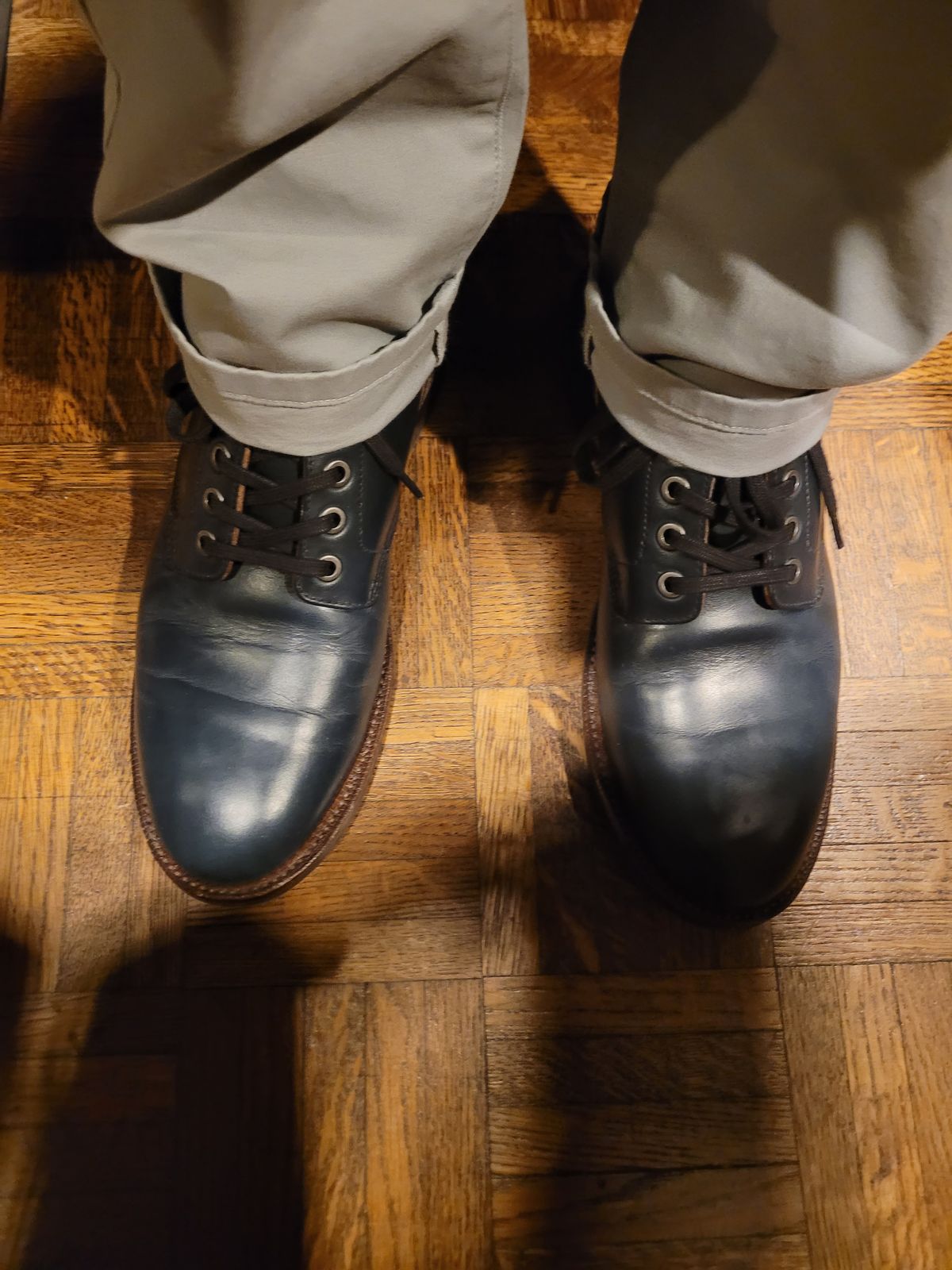 Photo by quantum_quetzal on November 3, 2024 of the Grant Stone Diesel Boot in Horween Navy Chromexcel.