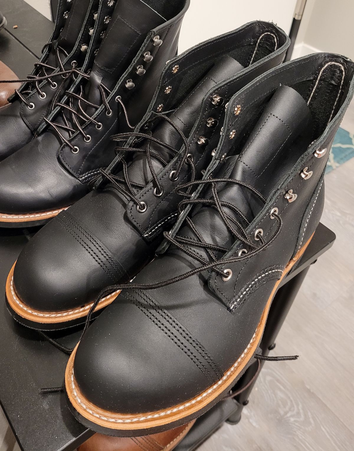 Photo by quantum_quetzal on October 16, 2022 of the Red Wing Iron Ranger in S.B. Foot Black Harness.