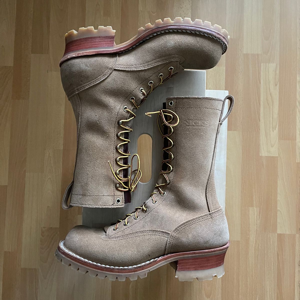 Photo by hetpaul on December 4, 2022 of the Nicks BuilderPro in Seidel 1964 Tan Roughout.