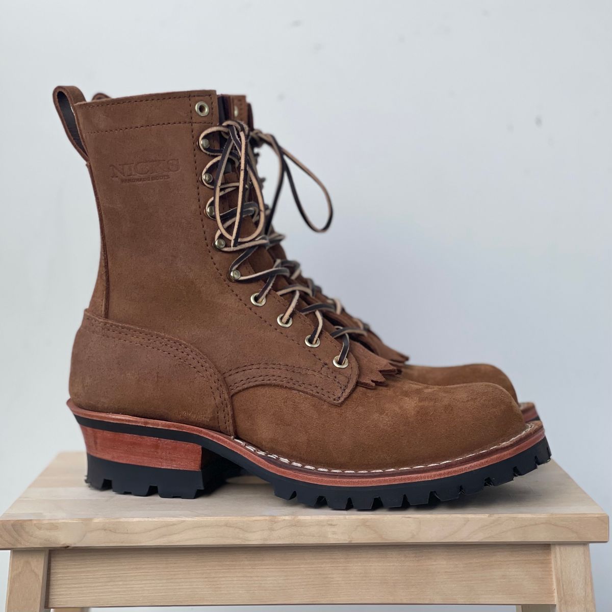 Photo by hetpaul on October 1, 2023 of the Nicks BuilderPro in Seidel 1964 Brown Roughout.