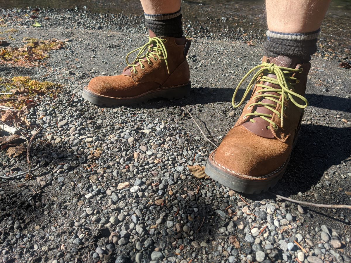 Photo by Coop on October 7, 2023 of the Nicks Ridgeline Hiking Boot in Seidel 1964 Brown Roughout.