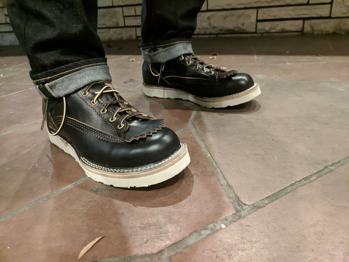 Photo by Coop on October 5, 2023 of the Wesco Jobmaster in Horween Black Chromexcel Horsehide.